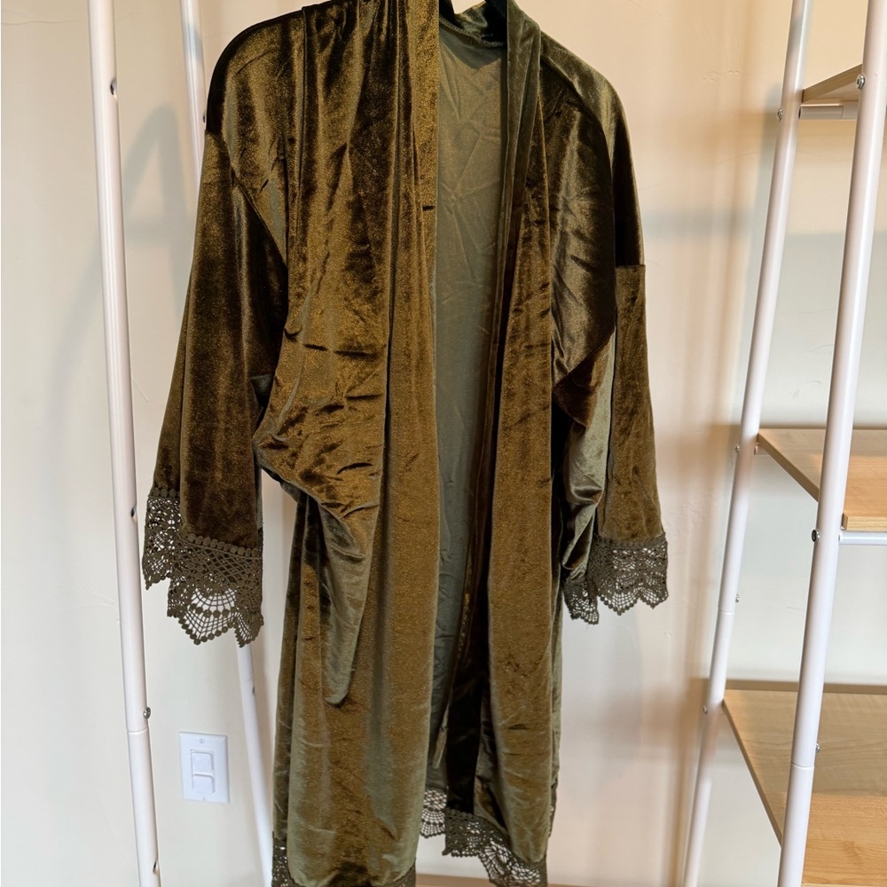 Elegant Olive Green Lace-Trimmed Women's Coat